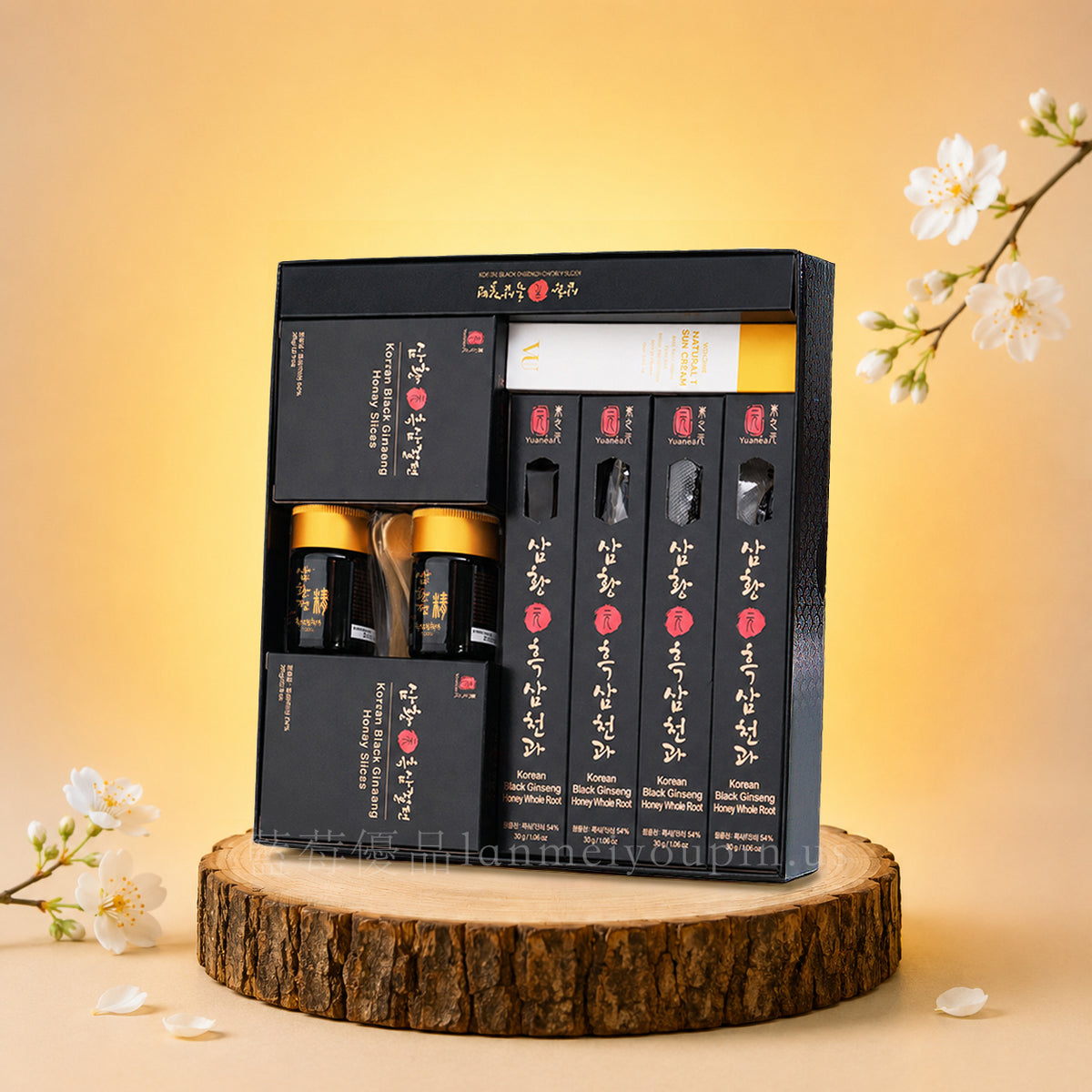 Royal Ginseng Deluxe Gift Box (4 small boxes of Royal Ginseng Slices, 4 Royal Ginseng Roots, 2 bottles of Royal Ginseng Extract) with a free Volique Morning Repair Sunscreen